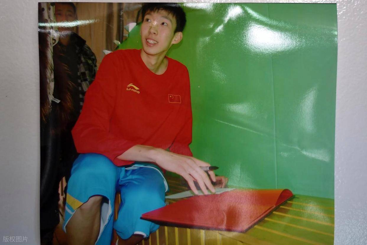 NBA球员周琦加盟国内篮球联赛,引发球迷热议 NBA球员周琦加盟国内篮球联赛,引发球迷热议