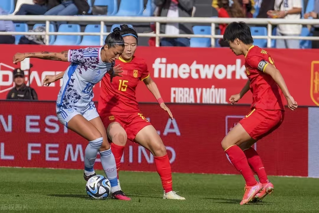 浙江女足球员接受战术训练：备战国家杯赛的简单介绍