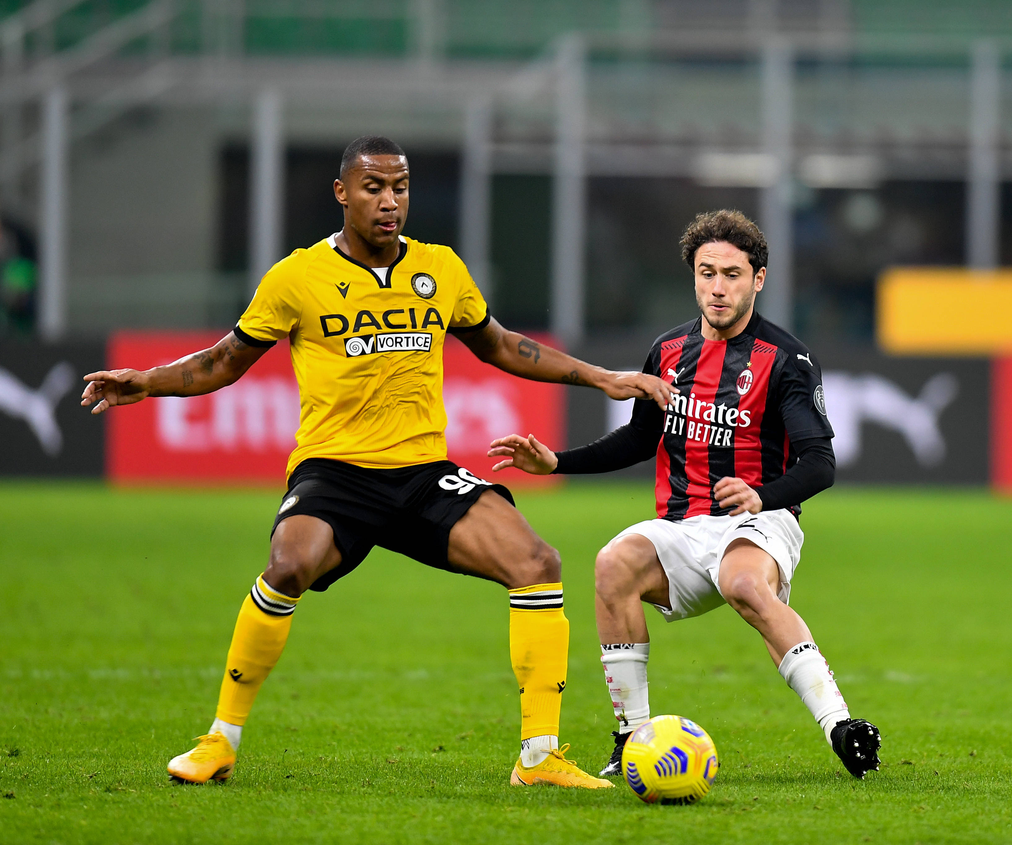 包含战术奏效！AC米兰双翼齐飞压制多特蒙德整场无力还手！的词条