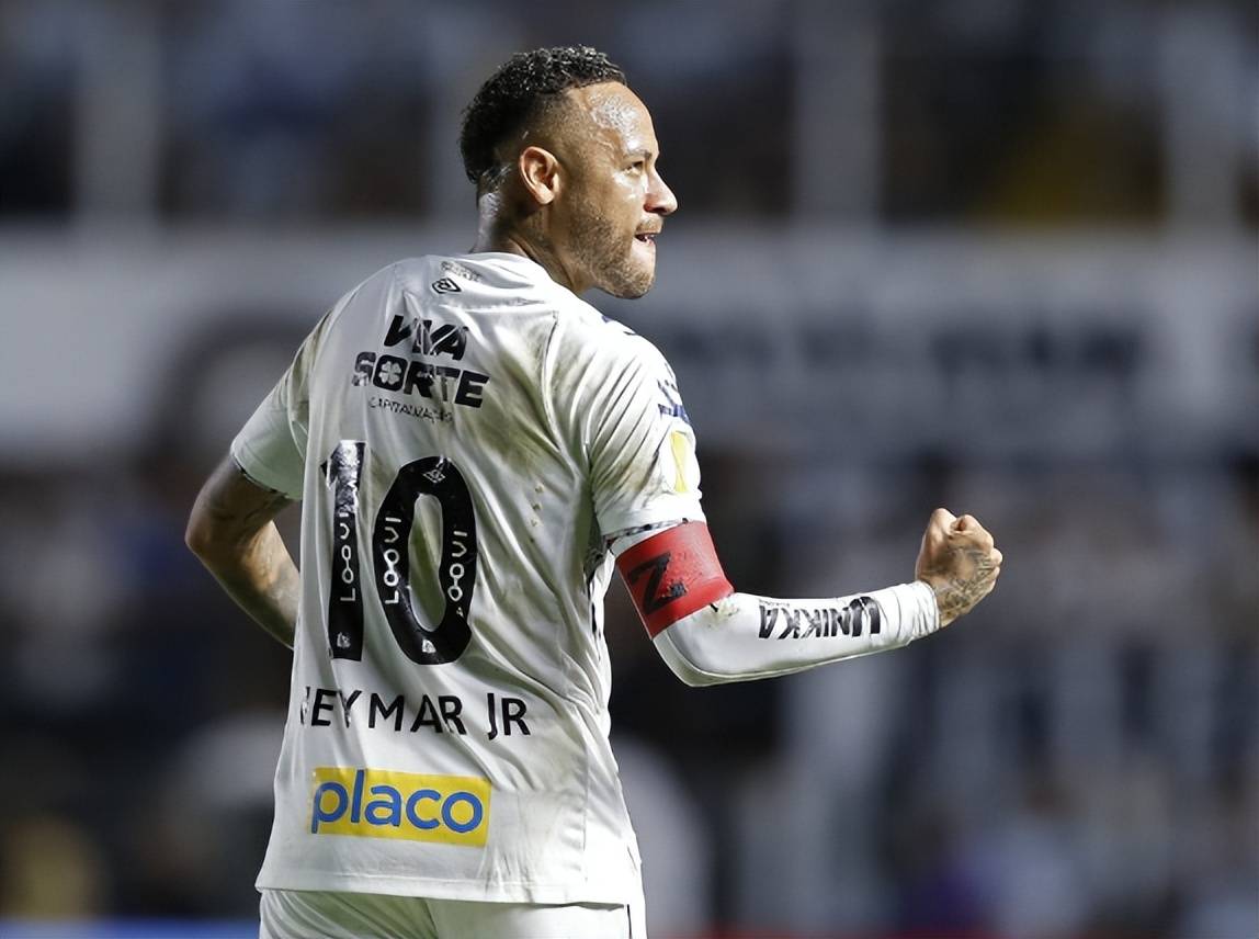 关于内马尔再度上演帽子戏法，德布劳内后防线成筛子！的信息